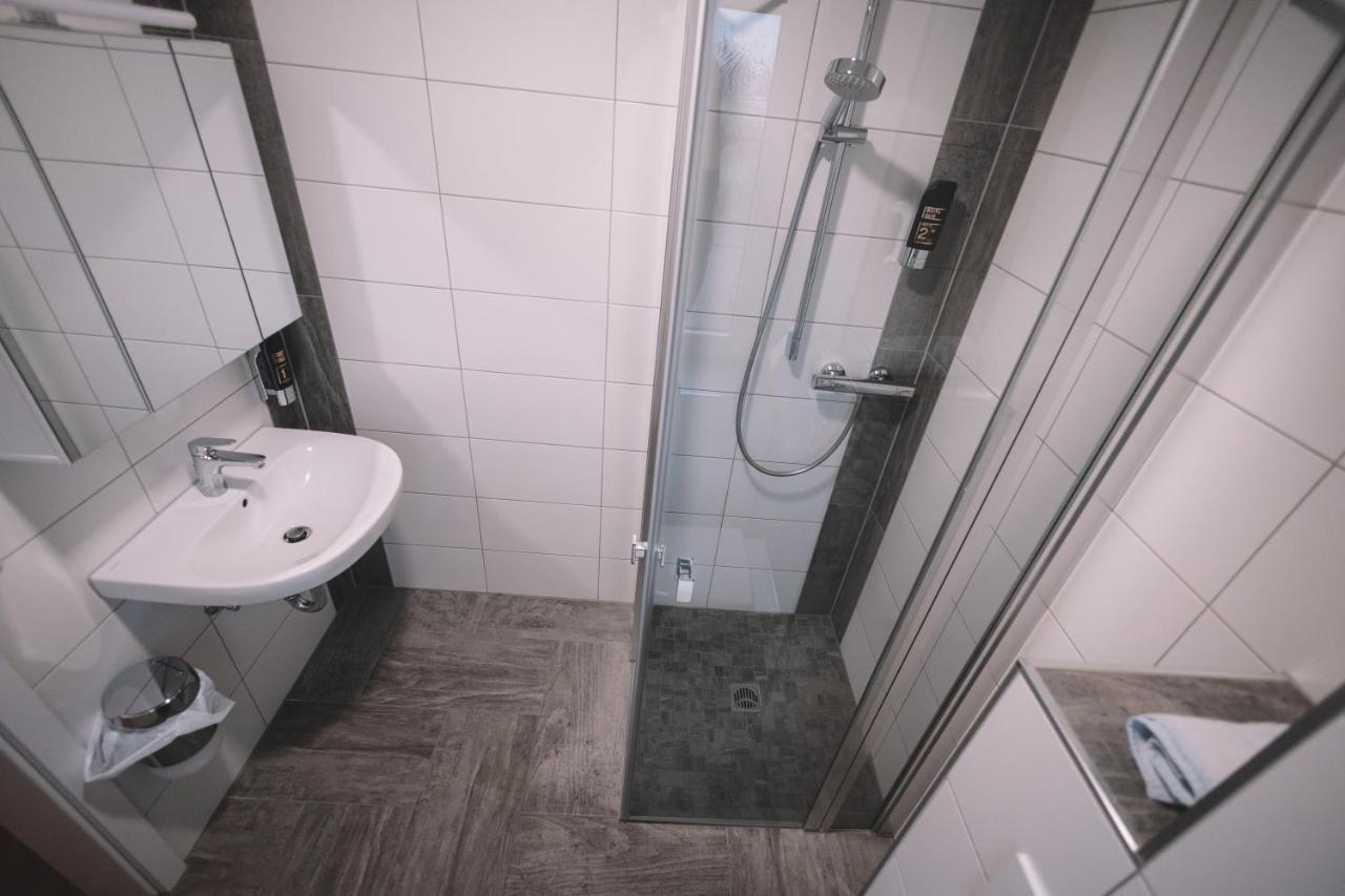 Gasthof Und Hotel Roter Hirsch Claußnitz Kültér fotó